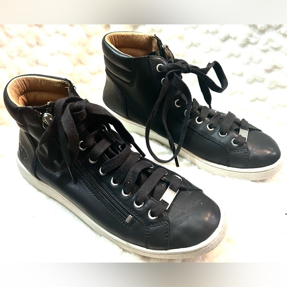 UGG Women’s Olive Hightop Ankle Sneaker Black Leather Tan interior size 8 - Picture 1 of 9